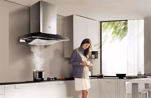 厨房橱柜操作台面高度设计多少合适？
